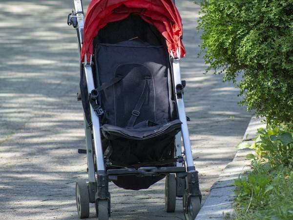 Carrinho de passeio com capota